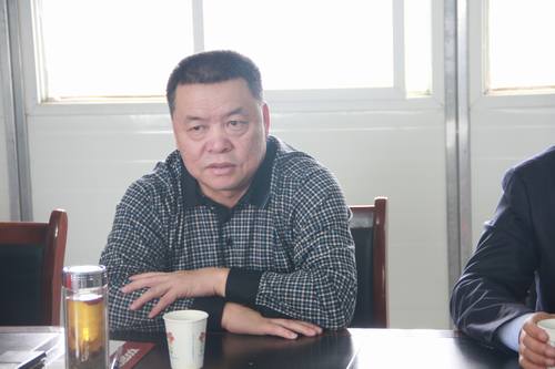 陜煤集團(tuán)總經(jīng)理助理、建設(shè)集團(tuán)聯(lián)合黨委書(shū)記、董事長(zhǎng)寧興剛節(jié)日期間深入銅煤公司施工生產(chǎn)一線視察慰問(wèn)