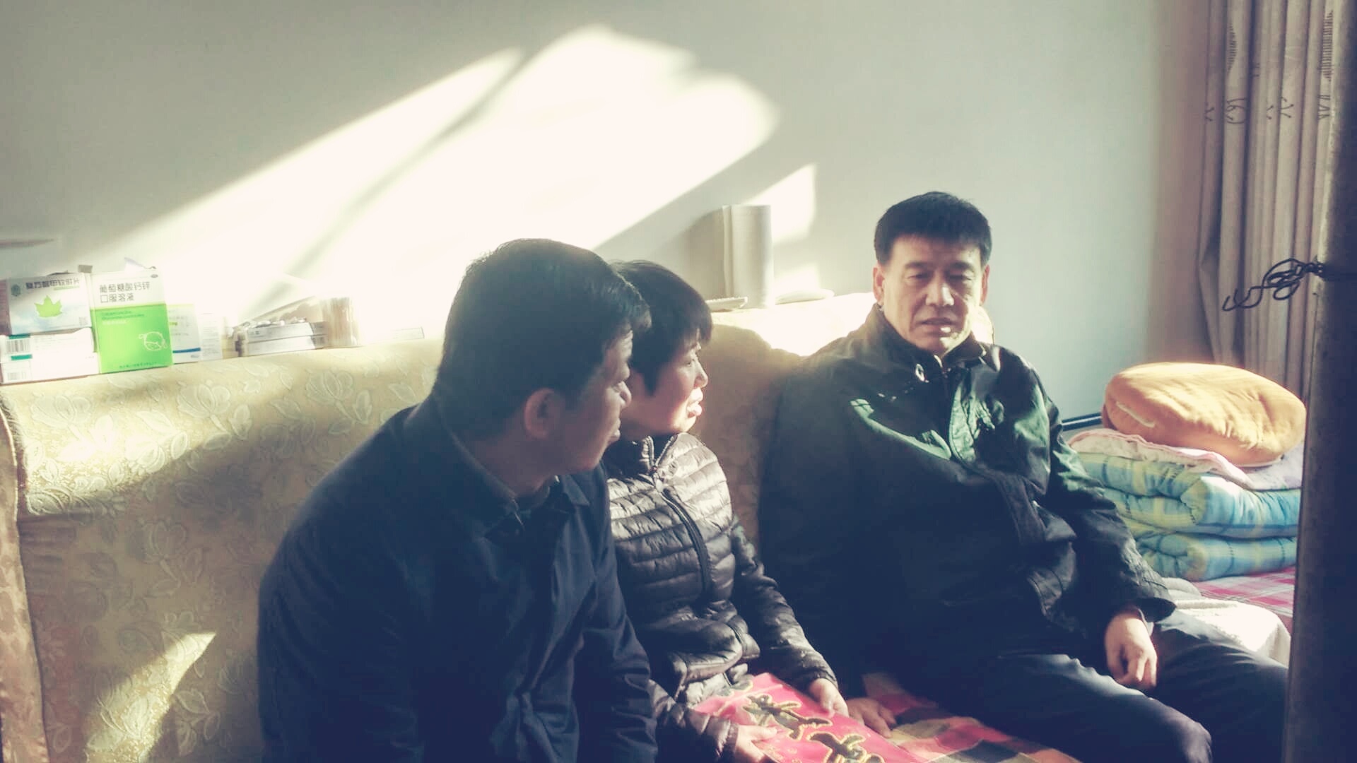 建設(shè)集團(tuán)聯(lián)合黨委副書記、紀(jì)委書記、工會(huì)主席侯本英一行慰問礦建三公司困難職工