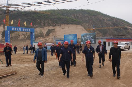 延能集團黨委書記、董事長劉浩興一行蒞臨視察陜煤建設集團礦建二公司車村項目部