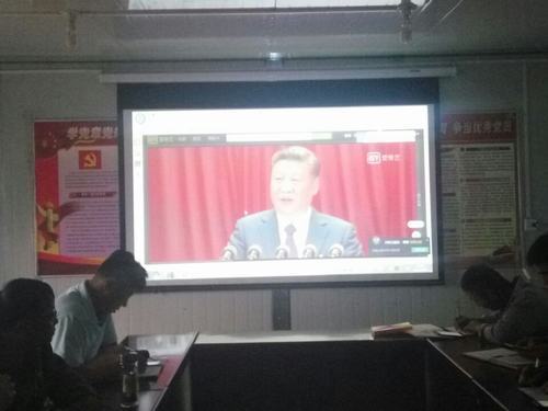 新時(shí)代 新成就《厲害了，我的國(guó)》