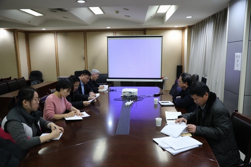 建設(shè)集團(tuán)第二督導(dǎo)組深入路橋分公司對(duì)“講政治、敢擔(dān)當(dāng)、改作風(fēng)”專(zhuān)題教育進(jìn)行督導(dǎo)