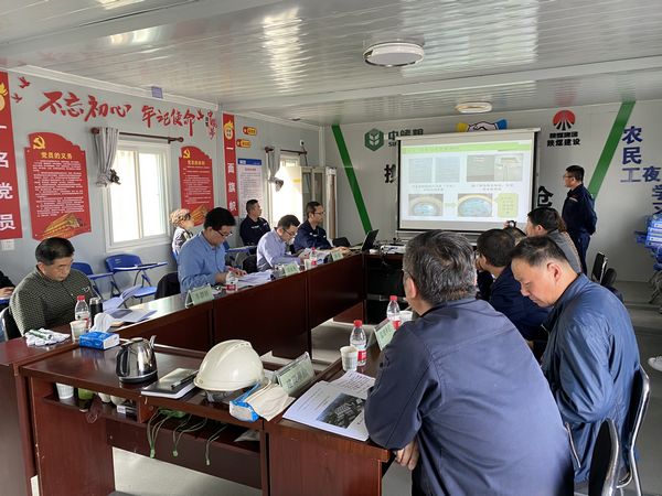 陜煤建設(shè)中儲(chǔ)糧項(xiàng)目部承建的西安直屬庫(kù)有限公司淺圓倉(cāng)獲得省優(yōu)質(zhì)結(jié)構(gòu)工程和綠色施工示范工程殊榮