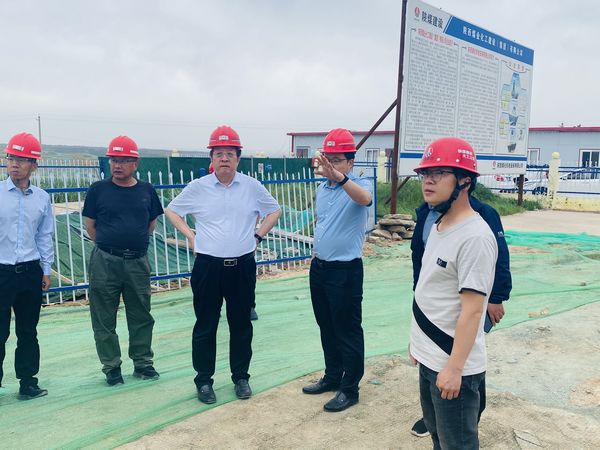 彬長(zhǎng)集團(tuán)黨委書記、董事長(zhǎng)白永明蒞臨陜煤建設(shè)天工公司施工文家坡礦李家溝風(fēng)井檢查指導(dǎo)工作