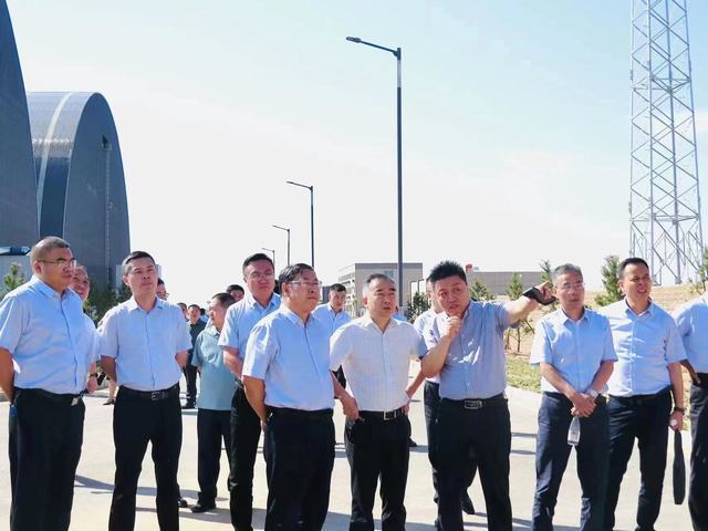 運(yùn)銷集團(tuán)董事長(zhǎng)楊科生深入榆陽(yáng)煤炭物流園區(qū)項(xiàng)目工程檢查指導(dǎo)工作