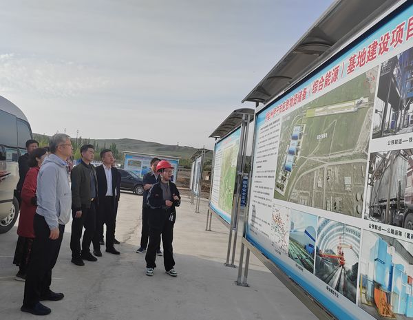 江西省贛州市委常委、副市長竇良坦蒞臨陜煤建設(shè)天工公司新疆第一項(xiàng)目部調(diào)研指導(dǎo)工作