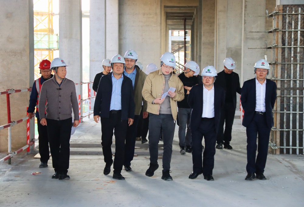 榆林城投集團(tuán)黨委書記、董事長(zhǎng)郝君一行蒞臨陜煤建設(shè)榆林公司承建的榆溪圣境一標(biāo)段項(xiàng)目檢查指導(dǎo)工作