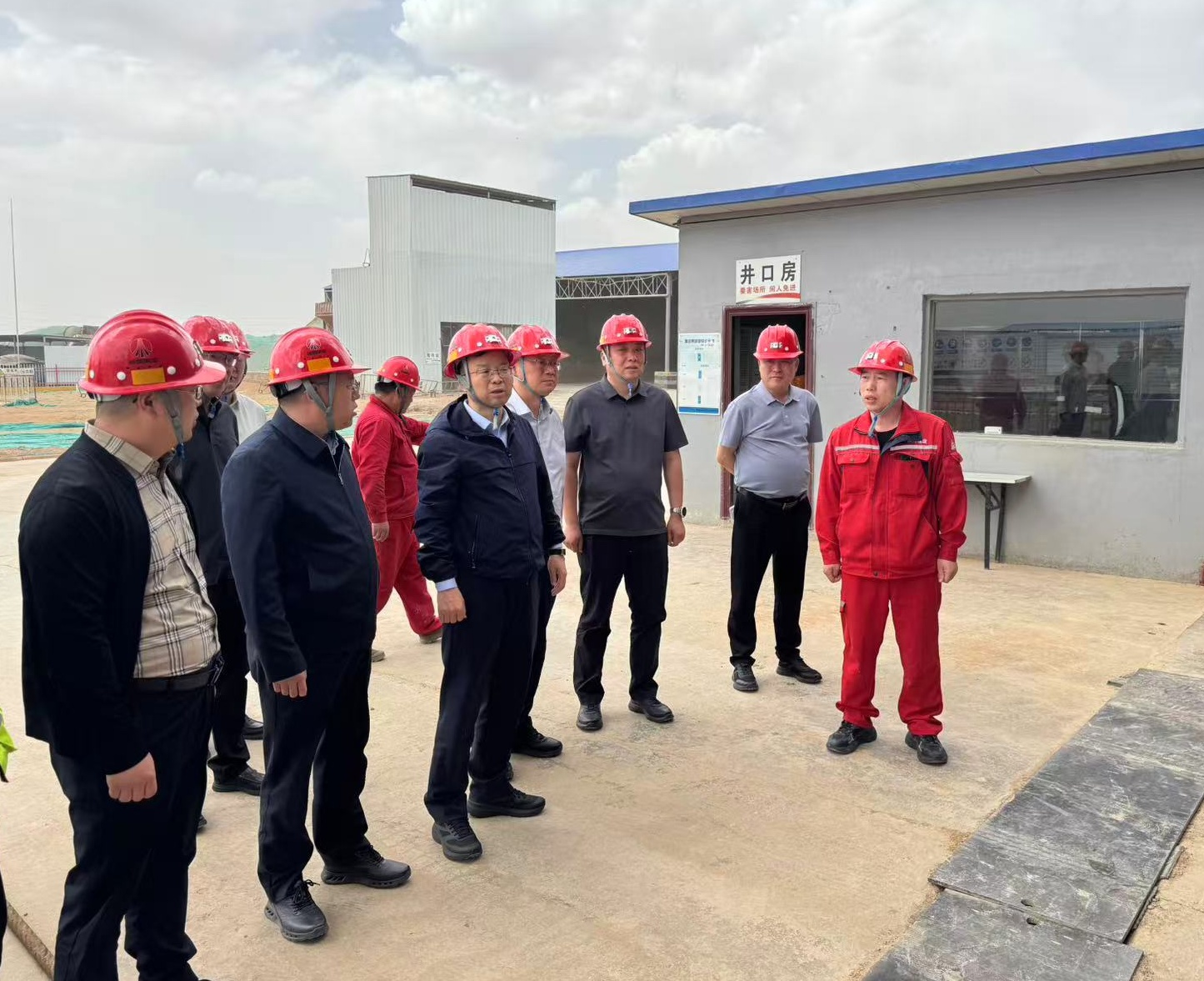 王軍勝深入陜煤建設(shè)礦建三公司紅柳林項目部檢查指導工作