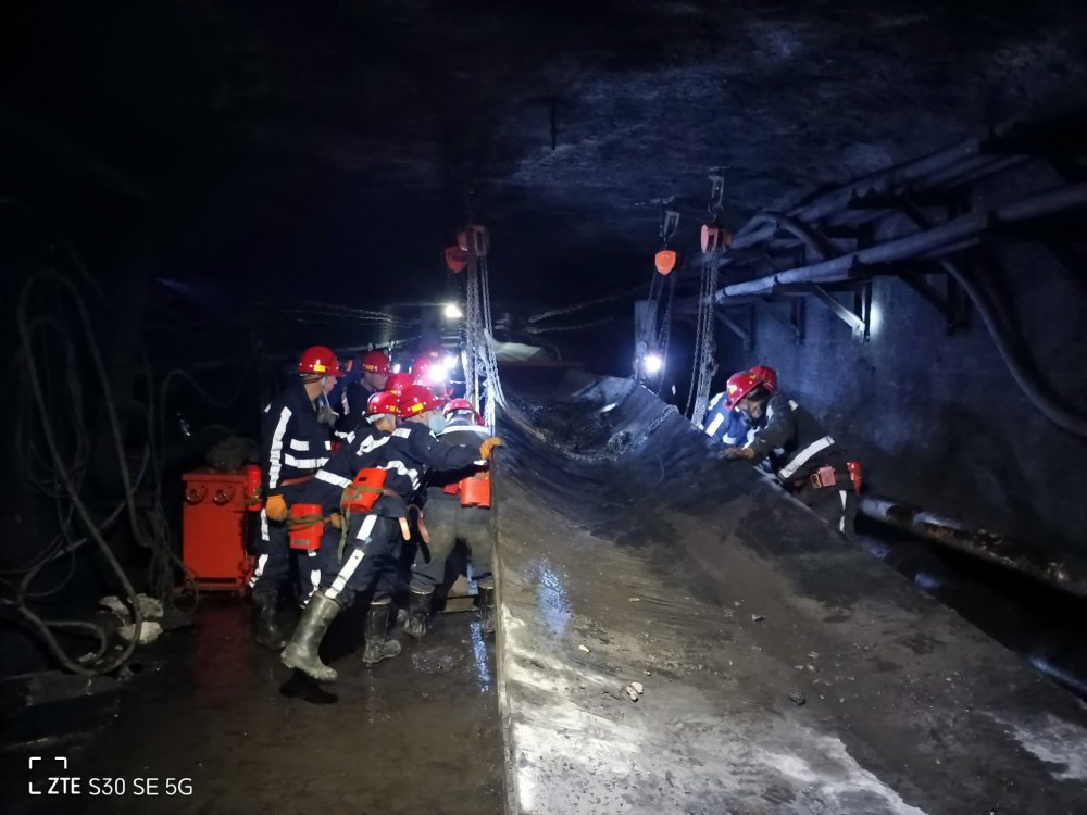 班班聯(lián)動、環(huán)環(huán)相扣！陜煤建設(shè)韓城分公司張家峁項目部“雙一流”班組打造安全生產(chǎn)“動態(tài)防護鏈”