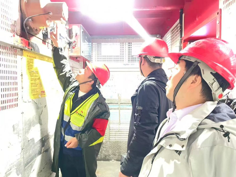 陜煤建設(shè)韓城分公司土建二項(xiàng)目部：安全不下線，青春在一線