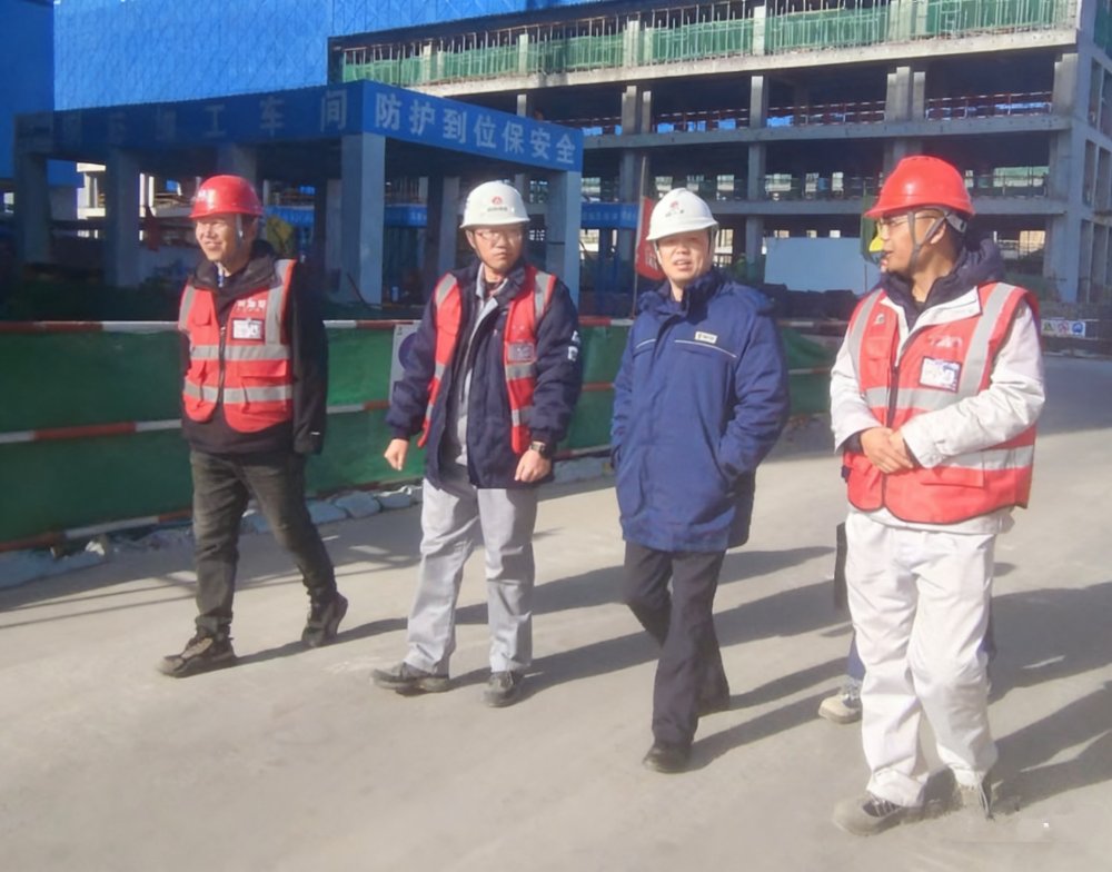 榆林化學(xué)總會計(jì)師張建華深入陜煤建設(shè)天工公司基層項(xiàng)目部檢查指導(dǎo)工作